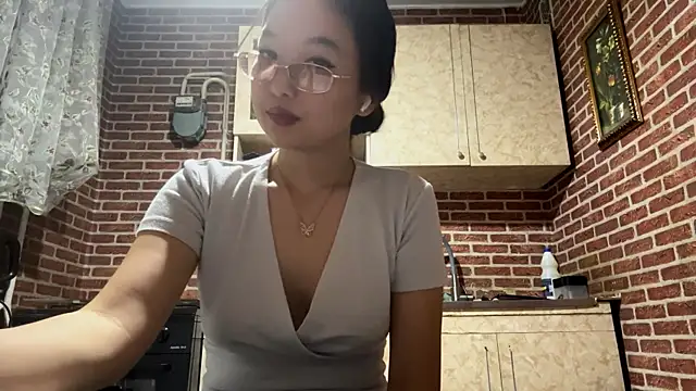 EmmaLeexth online show from September 2025 01:16:02 PM