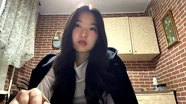 EmmaLeexth online show from October 2025 02:25:02 PM