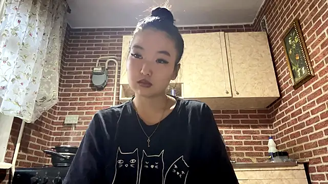 EmmaLeexth online show from November 2025 11:32:02 AM