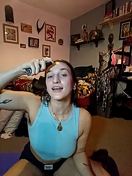 laradoom online show from November 2025 09:50:02 PM