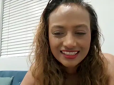 Snapshot of Queen-Of-The-South chatting on October 2025 08:28:01 PM Queen-Of-The-South online show from October 2025 08:28:01 PM