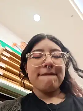 Snapshot of SabrinaV_ chatting on February 2026 10:19:02 PM SabrinaV online show from February 2026 10:19:02 PM