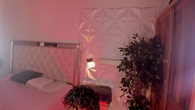Snapshot of MISS_IVVYSWEET chatting on September 2025 08:21:02 PM MISS IVVYSWEET online show from September 2025 08:21:02 PM