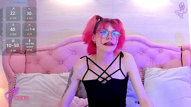 Rossiie Hunt  online show from October 2025 04:57:02 PM