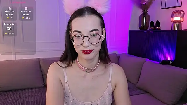 Snapshot of EmmaJakson chatting on September 2025 02:11:01 PM EmmaJakson online show from September 2025 02:11:01 PM