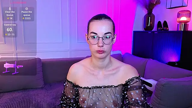 Snapshot of EmmaJakson chatting on October 2025 05:36:02 PM EmmaJakson online show from October 2025 05:36:02 PM