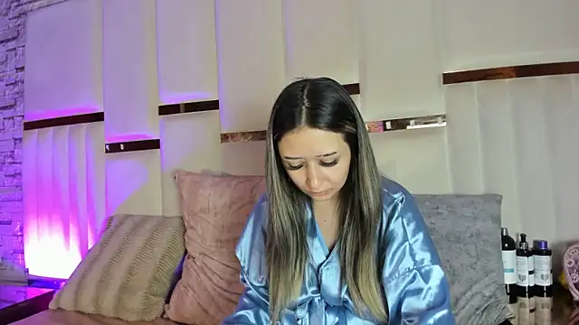 ANLLELOAndANGELA online show from May 2026 05:18:02 PM
