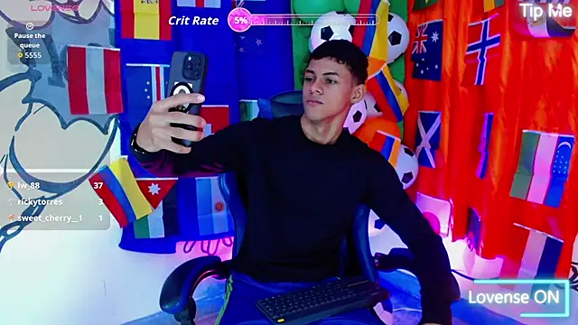 deivid bigcock1 online show from June 2026 02:00:01 AM