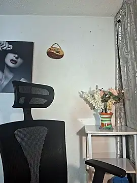 Snapshot of Lina_444 chatting on December 2025 12:15:01 AM Lina 444 online show from December 2025 12:15:01 AM