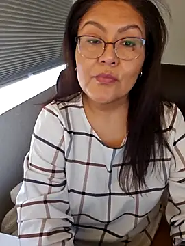 Snapshot of sw33th3art chatting on December 2025 06:50:01 PM sw33th3art online show from December 2025 06:50:01 PM