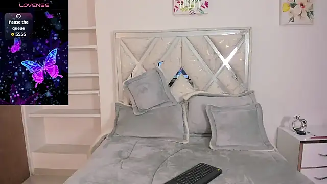 DemianSalvatore online show from September 2025 01:48:02 PM