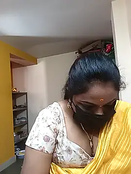 Snapshot of queendivya chatting on February 2026 04:45:01 AM queendivya online show from February 2026 04:45:01 AM