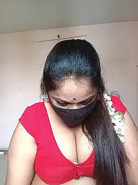 Snapshot of queendivya chatting on March 2026 06:47:01 AM queendivya online show from March 2026 06:47:01 AM