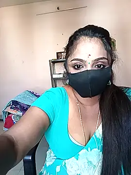 queendivya online show from May 2026 03:24:01 AM