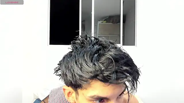 Snapshot of Erick_Velveth chatting on May 2026 05:37:02 AM Erick Velveth online show from May 2026 05:37:02 AM