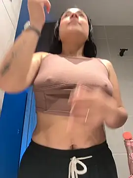 Snapshot of amyross_s1 chatting on September 2025 06:17:01 AM amyross s1 online show from September 2025 06:17:01 AM