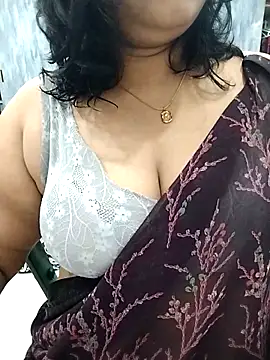 Snapshot of divya-jannu chatting on October 2025 06:19:02 PM divya-jannu online show from October 2025 06:19:02 PM