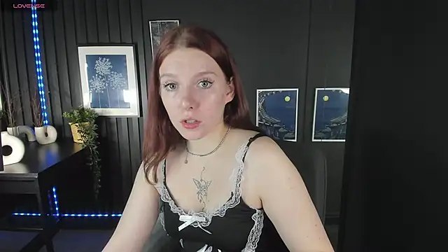 Layla Glam online show from November 2025 05:20:01 AM