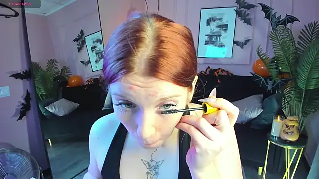 Layla Glam online show from November 2025 05:31:02 AM