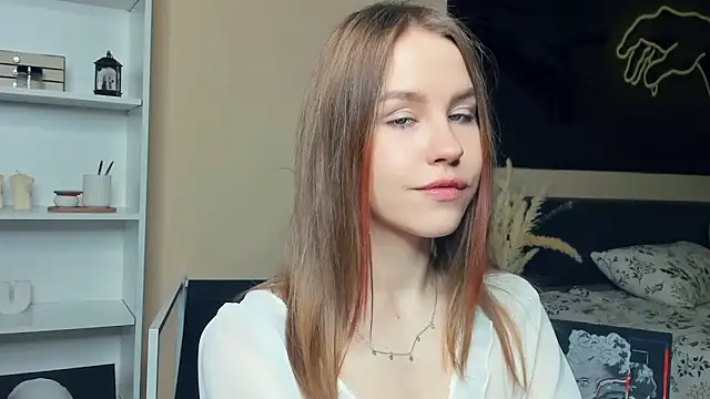 MaliaBourraine online show from May 2026 07:17:01 AM