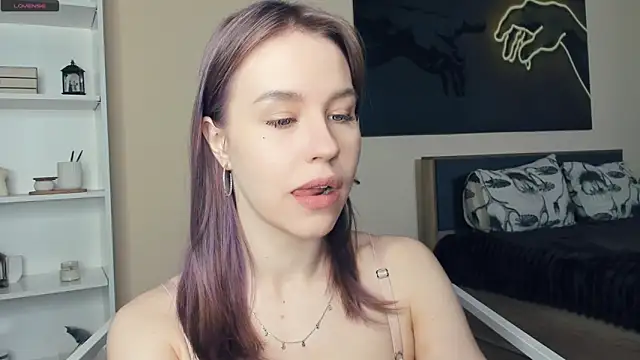 MaliaBourraine online show from June 2026 07:43:01 AM
