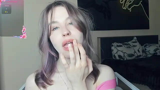 MaliaBourraine online show from June 2026 08:07:01 AM