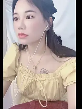 Snapshot of Cha_Cha_Er chatting on October 2025 01:08:02 PM Cha Cha Er online show from October 2025 01:08:02 PM