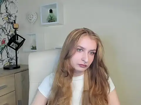 Snapshot of NinaBlond1 chatting on September 2025 06:39:02 AM NinaBlond1 online show from September 2025 06:39:02 AM