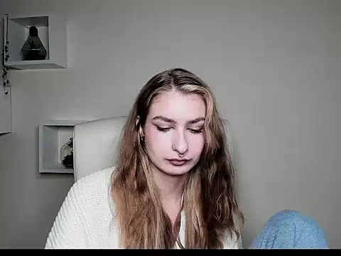 Snapshot of NinaBlond1 chatting on October 2025 06:50:02 AM NinaBlond1 online show from October 2025 06:50:02 AM