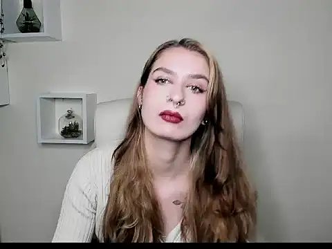 Snapshot of NinaBlond1 chatting on November 2025 09:19:01 AM NinaBlond1 online show from November 2025 09:19:01 AM