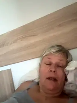 Snapshot of VyC7564 chatting on October 2025 09:24:01 AM VyC7564 online show from October 2025 09:24:01 AM