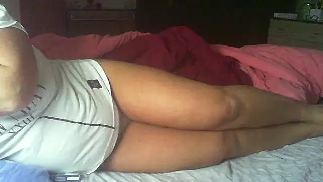 Snapshot of Lauray1 chatting on February 2026 06:28:01 PM Lauray1 online show from February 2026 06:28:01 PM