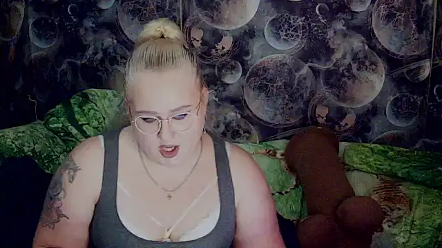 Snapshot of Vitaera_Flame chatting on September 2025 04:12:02 PM Vitaera Flame online show from September 2025 04:12:02 PM