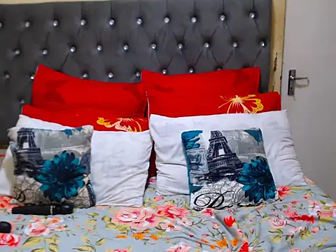 SexyCurves96 online show from October 2025 09:36:01 PM