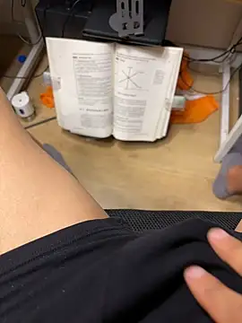 Snapshot of leeyoung_ chatting on October 2025 02:15:02 PM leeyoung online show from October 2025 02:15:02 PM