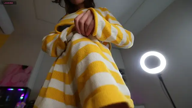 Snapshot of lovekissmes chatting on November 2025 02:38:01 PM lovekissmes online show from November 2025 02:38:01 PM