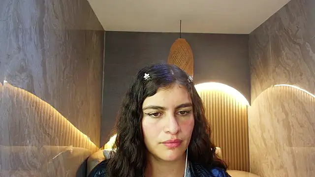 dany r  online show from November 2025 01:32:01 PM