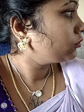 sweetqueen143 online show from September 2025 03:10:01 AM