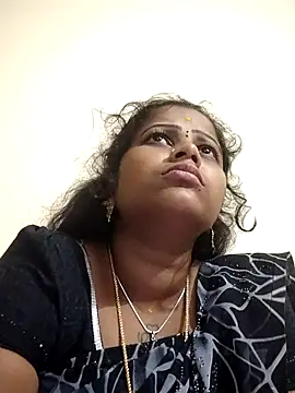 sweetqueen143 online show from October 2025 04:38:02 PM