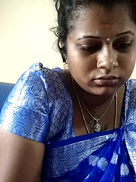 sweetqueen143 online show from October 2025 05:07:02 AM