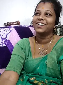 sweetqueen143 online show from April 2026 06:00:02 AM