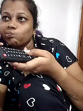 sweetqueen143 online show from May 2026 03:34:01 AM