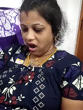 sweetqueen143 online show from May 2026 05:57:02 AM
