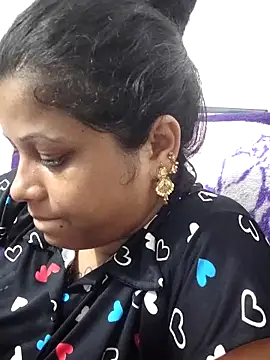 sweetqueen143 online show from May 2026 08:17:01 PM