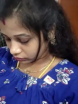 sweetqueen143 online show from June 2026 12:22:01 PM