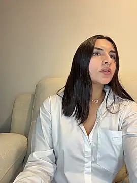 Juli 4 online show from September 2025 11:17:02 PM