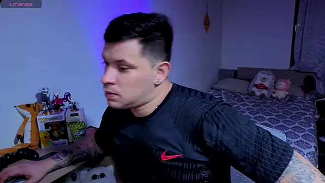 Snapshot of ryden_01 chatting on October 2025 03:36:02 AM ryden 01 online show from October 2025 03:36:02 AM