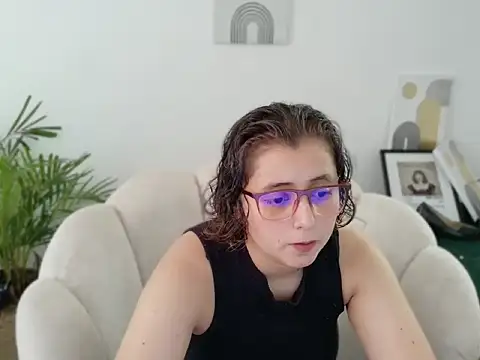 Snapshot of dirty_feelena chatting on October 2025 05:02:02 PM dirty feelena online show from October 2025 05:02:02 PM