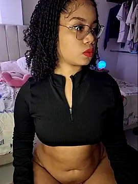 hottielatina online show from December 2025 08:06:02 PM