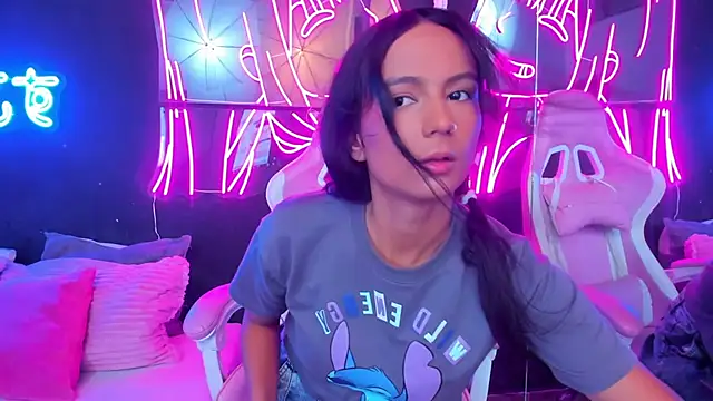 Snapshot of Star_Liight chatting on October 2025 08:53:02 PM Star Liight online show from October 2025 08:53:02 PM